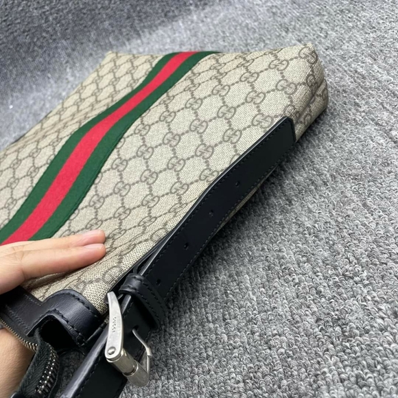 100% Authentic Gucci Web GG Supreme Messenger Crossbody Bag - Picture 4 of 15
